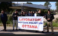 polimeri ottana vertenza dimenticata riesplode la protesta degli operai