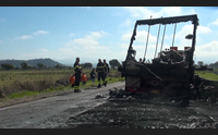 thiesi a fuoco il tir rubato con la refurtiva quintali di formaggio