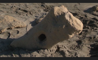 cabras un cippo funerario in spiaggia il mare ha cancellato l iscrizione