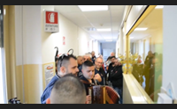 emozione all oncologico dedicano no potho reposare a una paziente