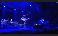 arbatax gli yes fanno il pienone per la prima di rocce rosse blues