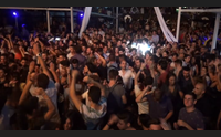quartu all opera beach tutti in pista con la musica di bob sinclar