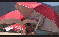 pericoli da spiaggia l ombrellone vola rischio causa civile e penale