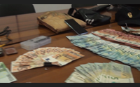 cagliari blitz antidroga della polizia tre arresti a is mirrionis