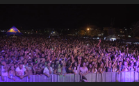 alghero tutti in spiaggia tra musica e colori il summer festival
