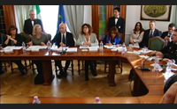 minniti a nuoro i sindaci chiedono l impegno dello stato