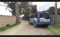 sassari sgombero migranti dall ex azienda scarpa tensione e proteste