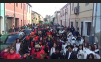 san gavino il pazzo carnevale fra carri allegorici e balli