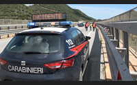statale 125 scontro auto moto muore una turista austriaca