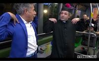 si prega in autobus