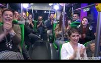 il pubblico fortunato sul bus de i lapola
