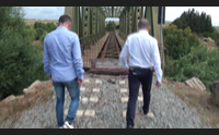 barrali sul ponte ferroviario c da spostare un tubo basta ritardi