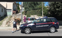 la storia della bambina contesa la mamma la consegna al padre