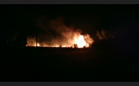 san vito notte di paura vasto incendio minaccia le case di san priamo