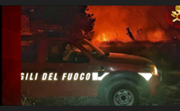 fuoco a cagliari e hinterland salvati dalle fiamme alcuni senzatetto