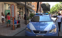 cagliari paura in centro caccia ai rapinatori della gioielleria