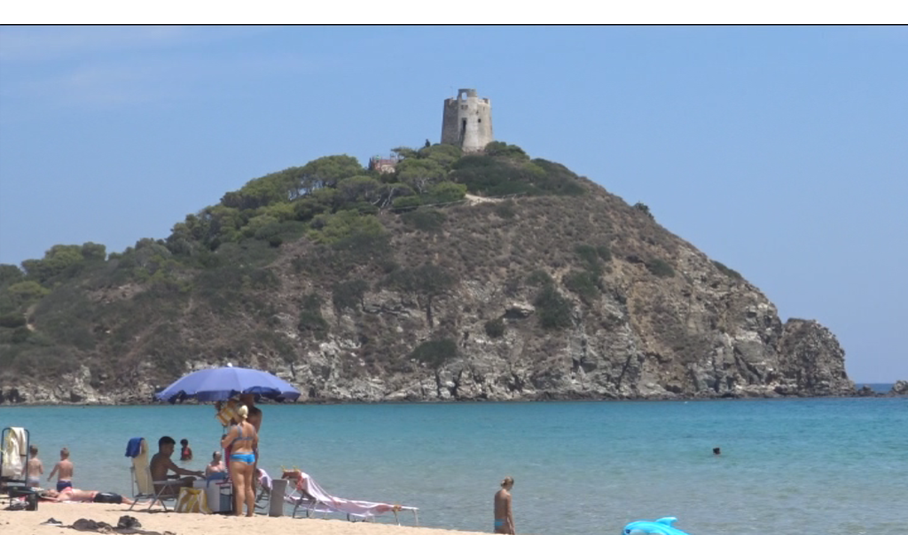 Domus De Maria Sulla Spiaggia Di Chia Un Agosto Da Tutto