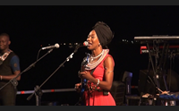 a tharros la cantante del mali fatou diawara abbattere le barriere