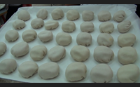 esterzili tutto il paese prepara le coccoeddas inizia la sagra