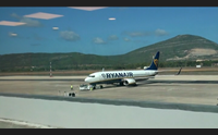 ferragosto in aereo tra scioperi e numeri record a cagliari