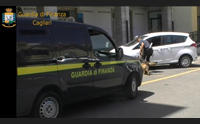 porto torres la guardia di finanza sequestra 15 chili di cocaina
