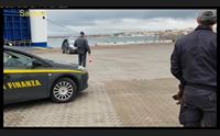 porto torres sbarca dalla nave con 15 chili di cocaina arrestato