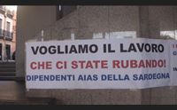 cagliari dipendenti aias in piazza a sostegno della propriet