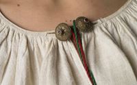 particolare della camicia in lino di meana sardo