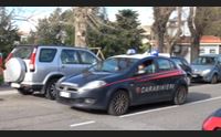 nuoro rapina al market legano i dipendenti e portano via l incasso