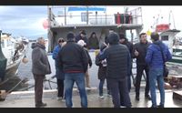 dal governo tagli alle nasse pescatori dell oristanese in rivolta