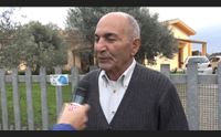 oristano in campagna fra buche e fango le proteste dei residenti