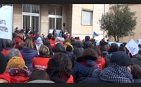 a nuoro in piazza contro il decreto sicurezza restiamo umani