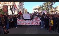 io sto con i pastori a nuoro serrata generale e migliaia in piazza