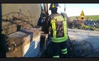 cisterna bruciata a nule i pastori aiutiamo l autotrasportatore