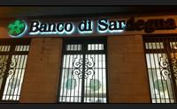 blitz in banca a cuglieri caccia alla banda di rapinatori