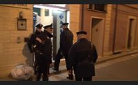 cuglieri rapina in banca con ostaggi il bottino di 50 mila euro