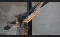 cagliari il cristo doloroso di pinuccio sciola nella basilica di san saturnino
