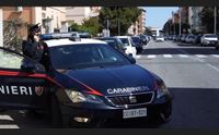 cagliari tenta di violentare la coinquilina operaio arrestato