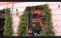 cagliari in via sulis addobbi e fiori colorati per la settimana santa
