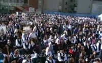 i gruppi in raccolta prima della processione