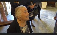 nozze d oro a cagliari lo sposo all altare con la mamma di 104 anni