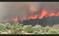 fuoco in ogliastra allarme sul litorale di tortol fuga dalle spiagge