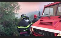 orr vasto incendio lambisce le case terrore nel regno delle vacanze