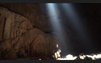oliena lo straordinario spettacolo della luce azzurra nella grotta di su hadu