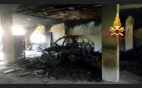 ardauli attentato incendiario a fuoco l auto del vice sindaco