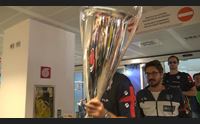 dinamo il rientro all aeroporto di alghero con la supercoppa
