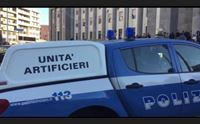 c una bomba in tribunale nuovo allarme a cagliari palazzo evacuato