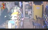 cagliari colpo in tabacchino la polizia arresta i rapinatori seriali