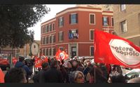 scuola e ambiente l isola in piazza a cagliari cobas e fridays for future