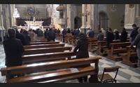 coronavirus i vescovi basta messe stop a tutte le celebrazioni